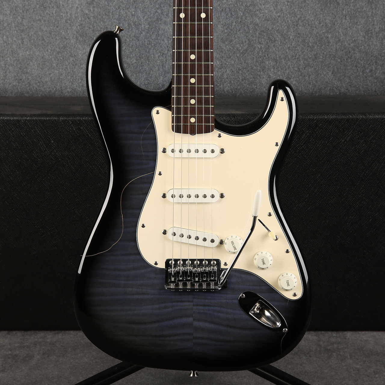 Fender Stratocaster Made in Japan ジャンク品 Fender Foto Flame Stratocaster Made in Japan Blue 2nd Hand | Rich