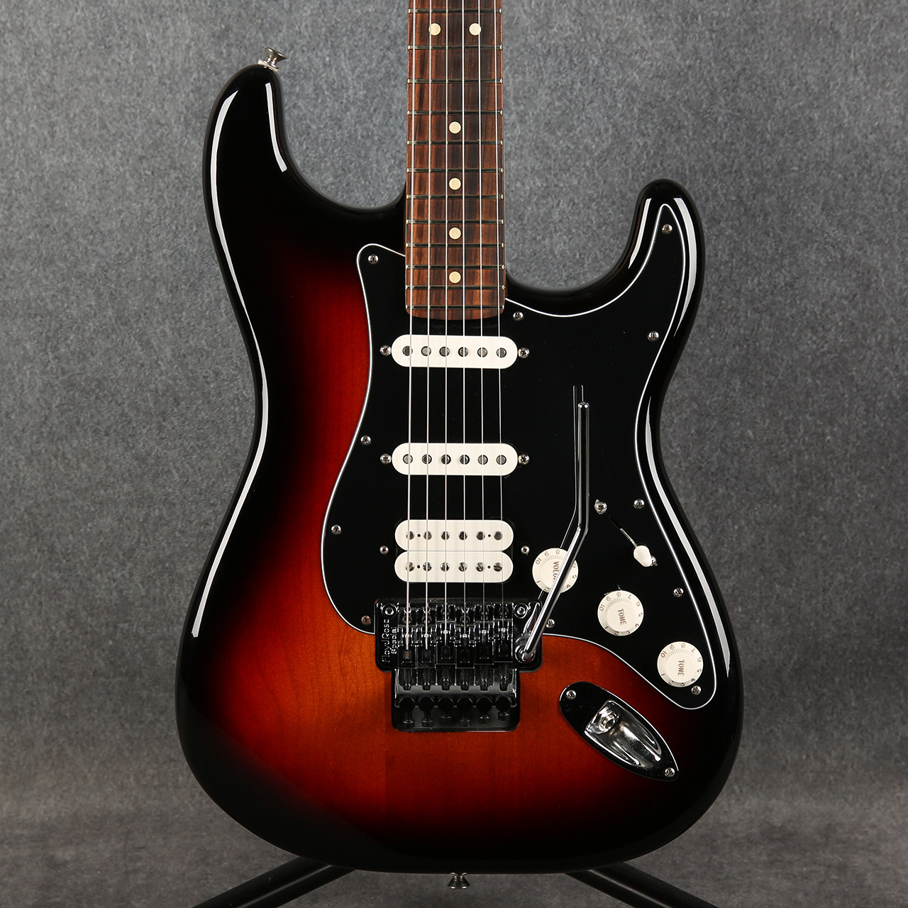 ギター player stratocaster with Floyd Rose Fender Player Stratocaster Floyd Rose HSS 3 Tone Sunburst 2nd Hand