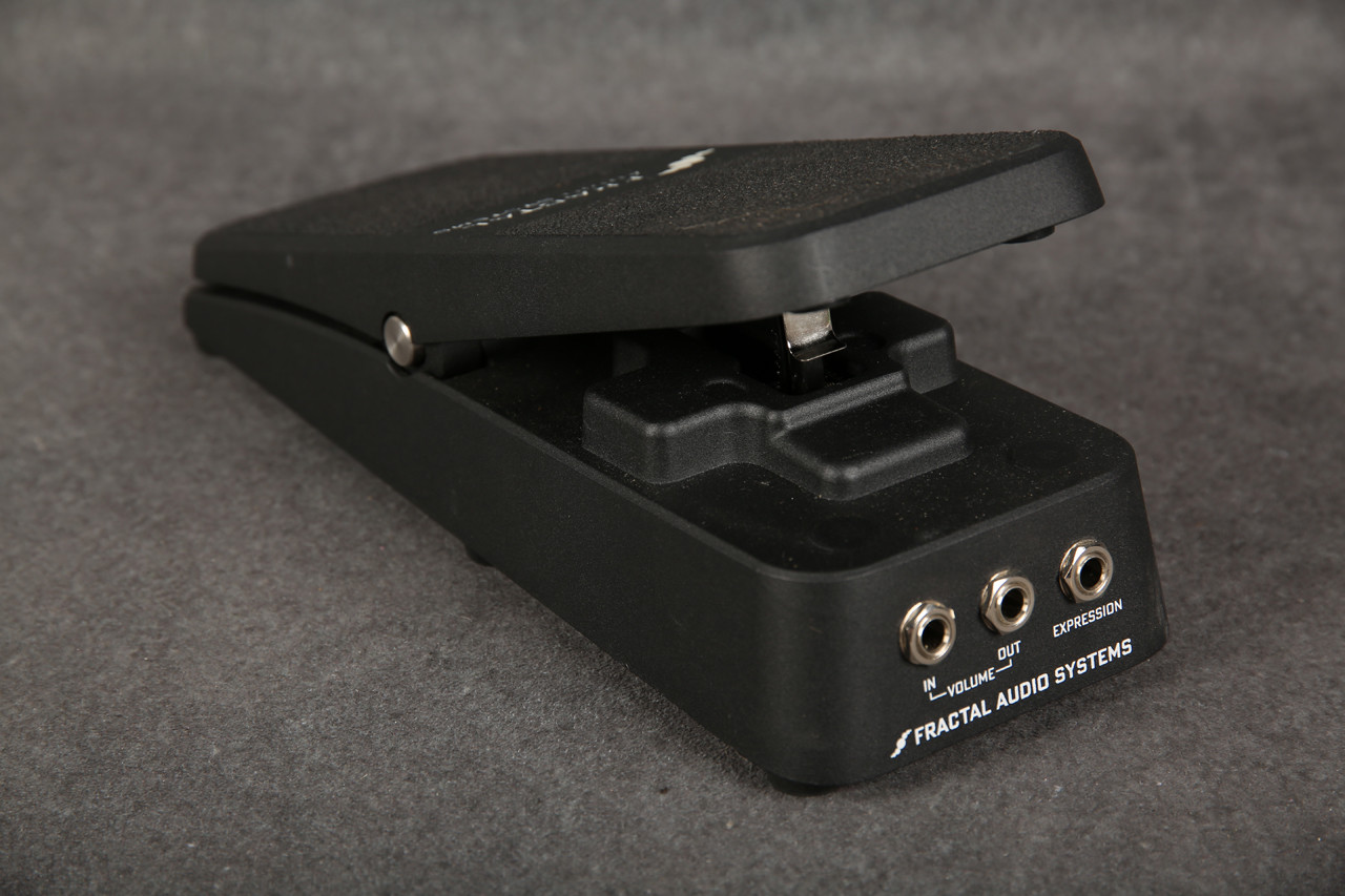 Fractal Audio AX8 Amp Modeler/Multi-FX & EV1 Expression Pedal 2nd