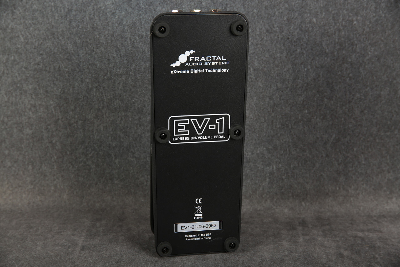 Fractal Audio AX8 Amp Modeler/Multi-FX & EV1 Expression Pedal 2nd