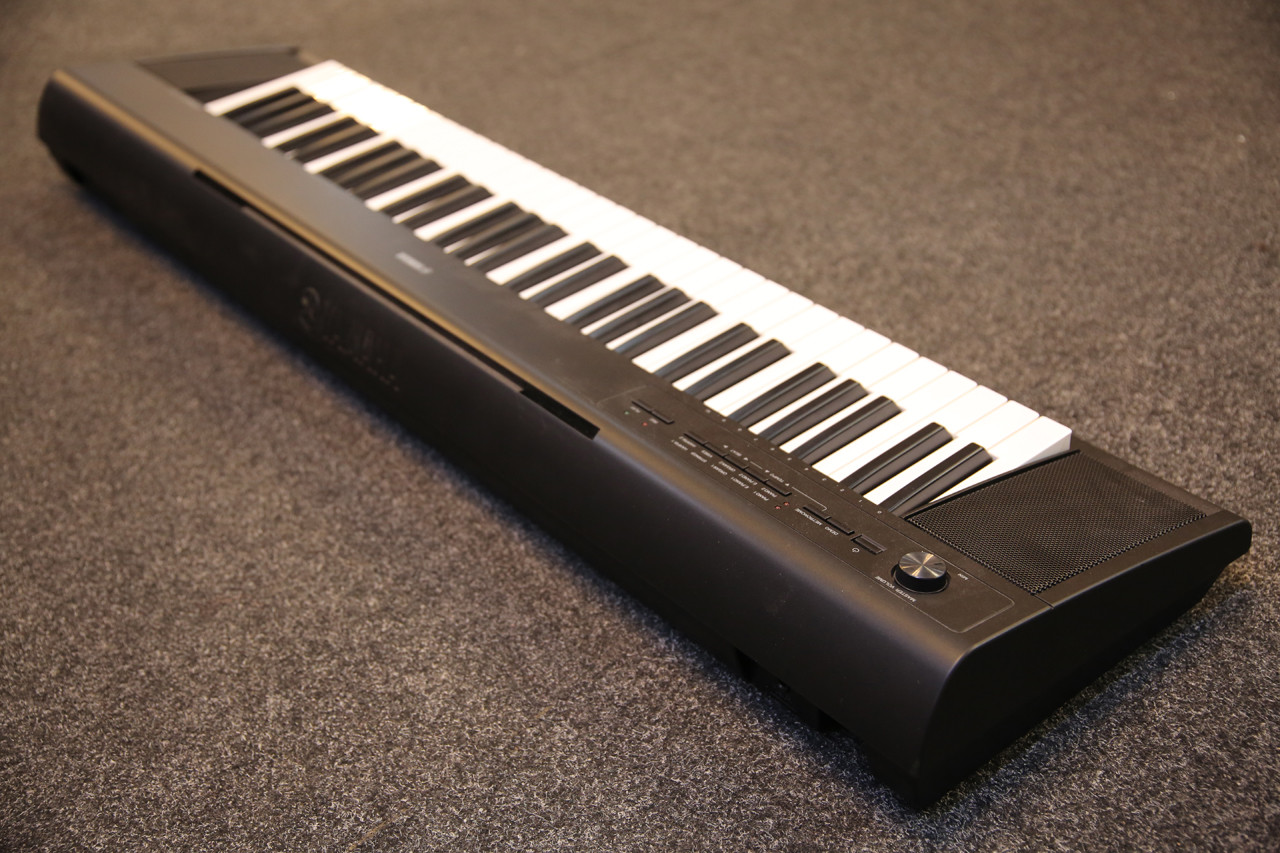 Yamaha Piaggero NP-12 61-Key Portable Piano 2nd Hand | Rich Tone Music