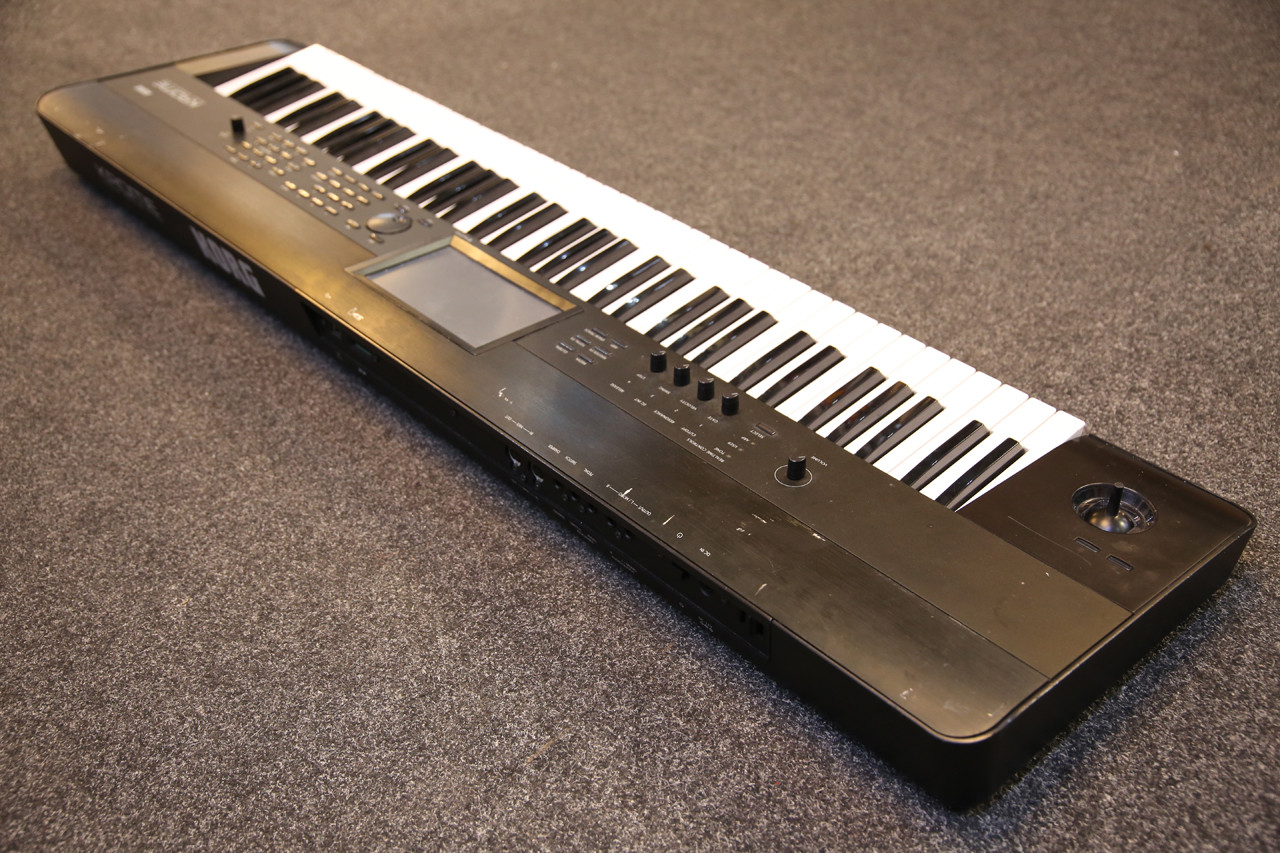 Korg Krome 73-Key Music Workstation Keyboard 2nd Hand | Rich Tone