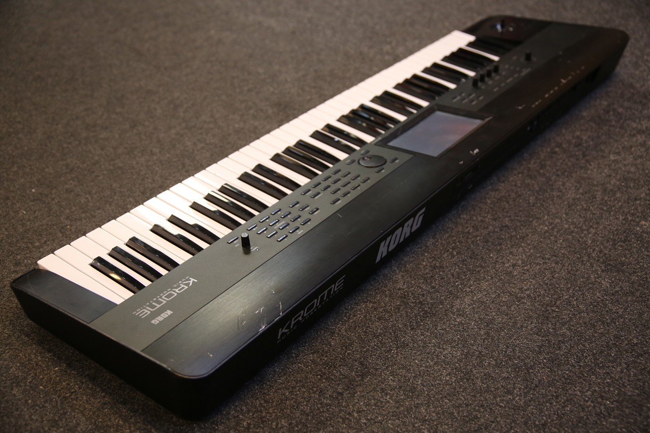 Korg Krome 73-Key Music Workstation Keyboard 2nd Hand | Rich Tone