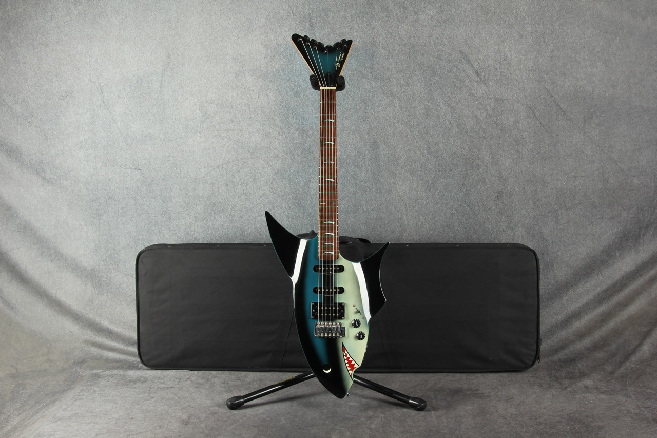 Jay Turser Shark Guitar 2nd Hand | Rich Tone Music