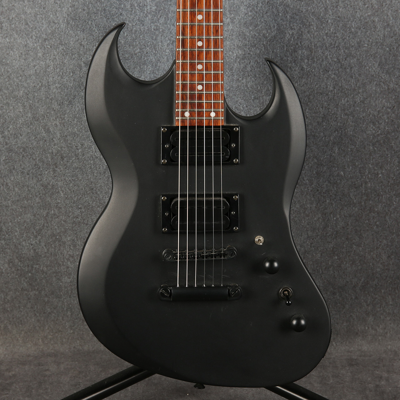 Vintage Guitars Metal Axxe Razer Black 2nd Hand | Rich Tone Music