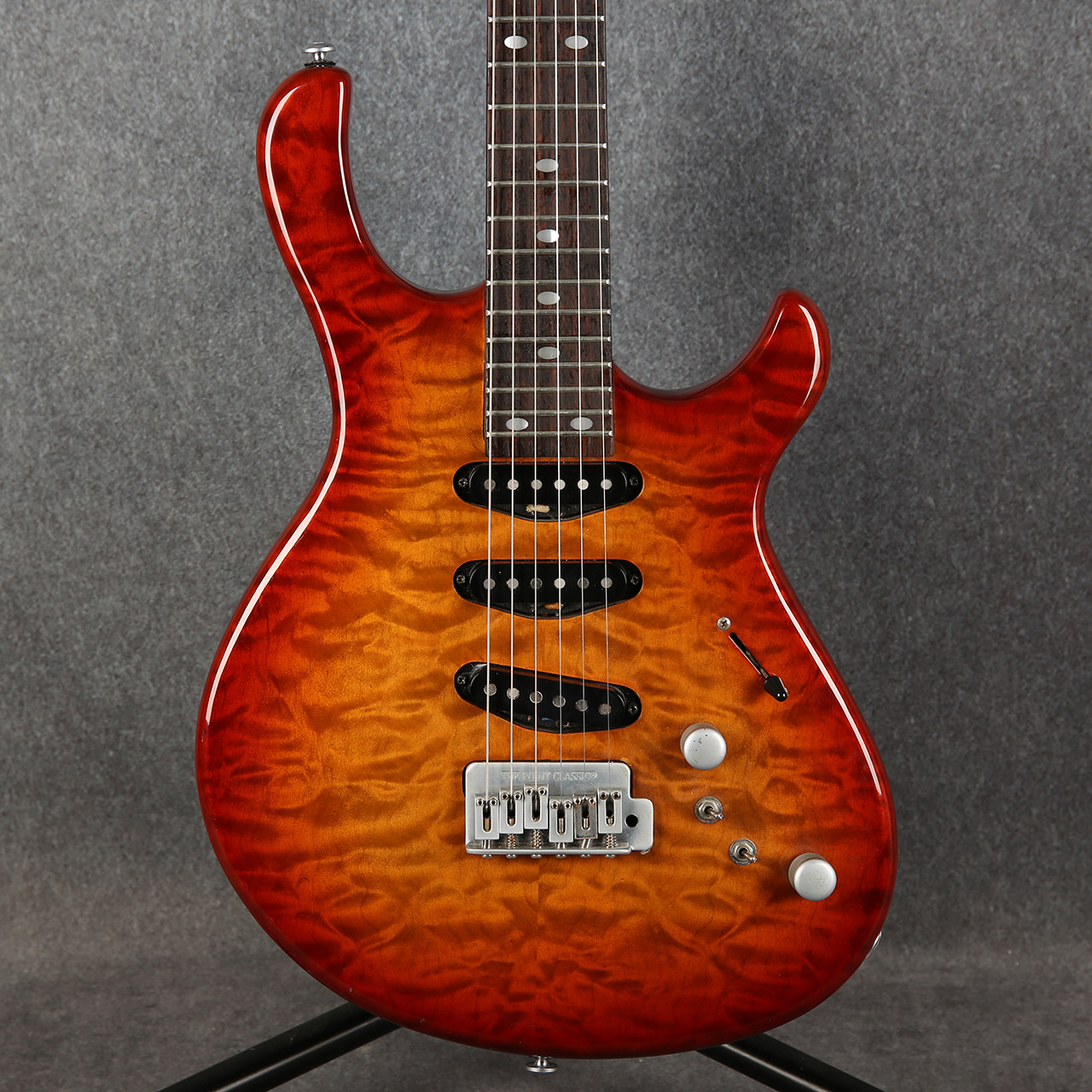 セールAria Pro II sa-300 Aria Pro II Neo X Quilted Sunburst 2nd Hand | Rich Tone Music