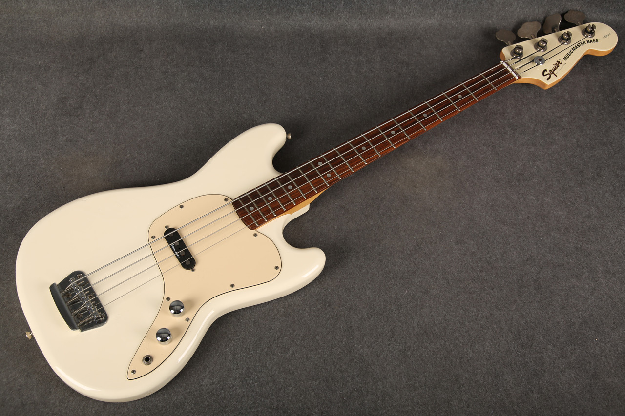 Squier MUSIC MASTER BASS スクワイヤー Squier MUSICMASTER BASSの内部とメンテナンス - YouTube