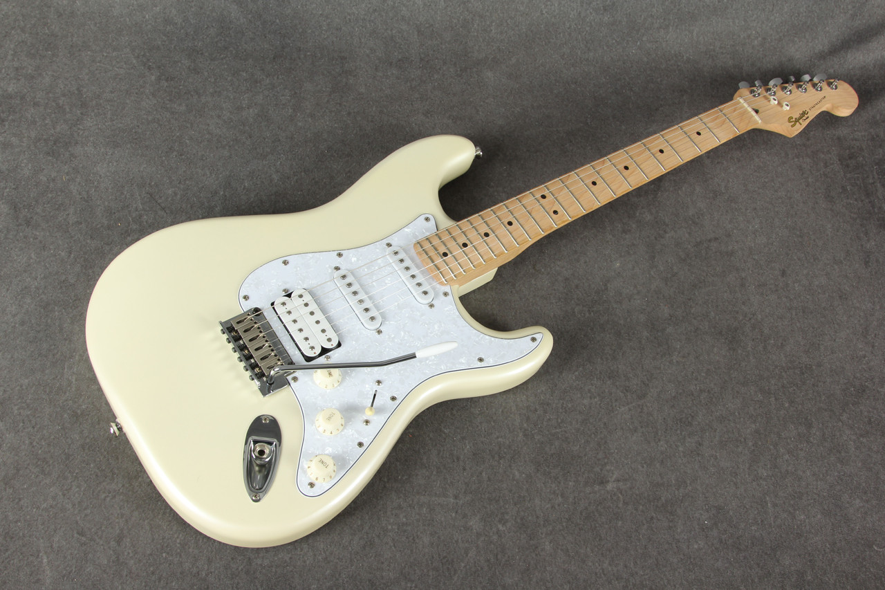 ギター Squier Deluxe Stratocaster / PearlWhite Squier Deluxe Stratocaster Pearl White 2nd Hand | Rich Tone Music