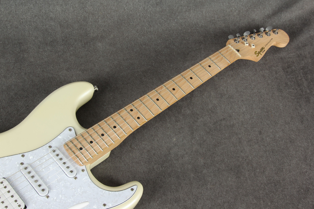 ギター Squier Deluxe Stratocaster / PearlWhite Squier Deluxe Stratocaster Pearl White