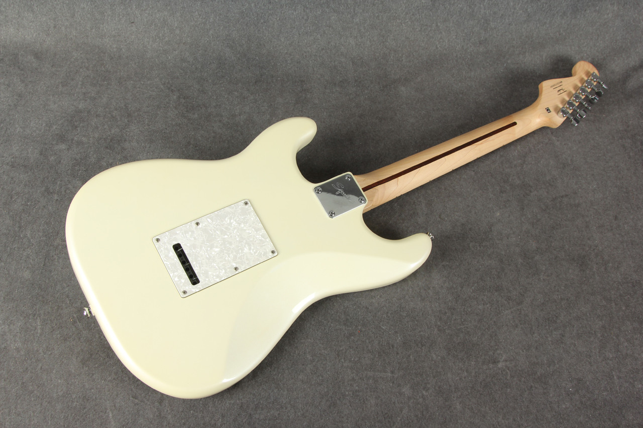 Squier Deluxe Stratocaster Pearl White 2nd Hand | Rich Tone Music
