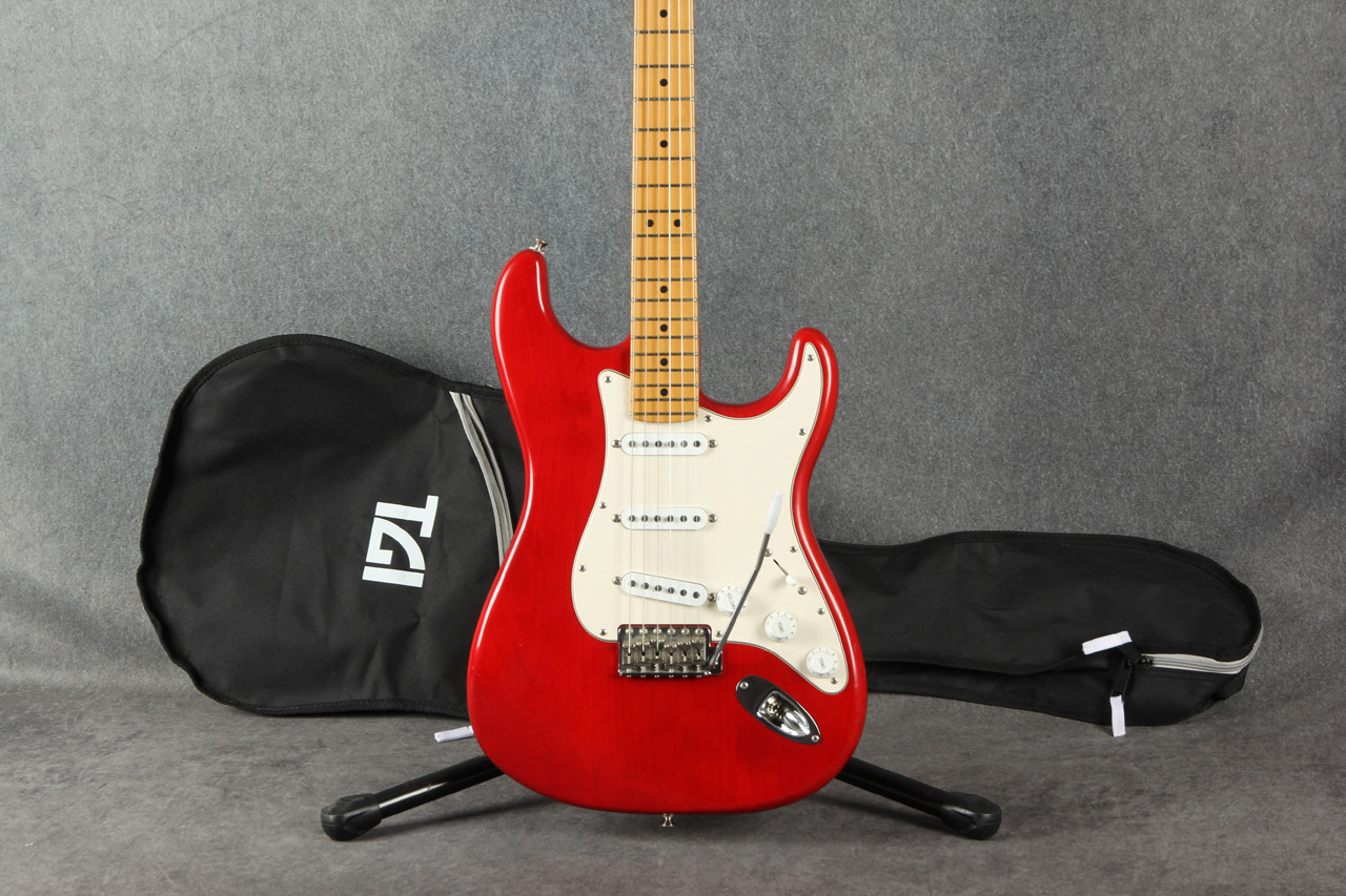Fender USA Highway One Stratocaster Crimson Red Transparent 2nd
