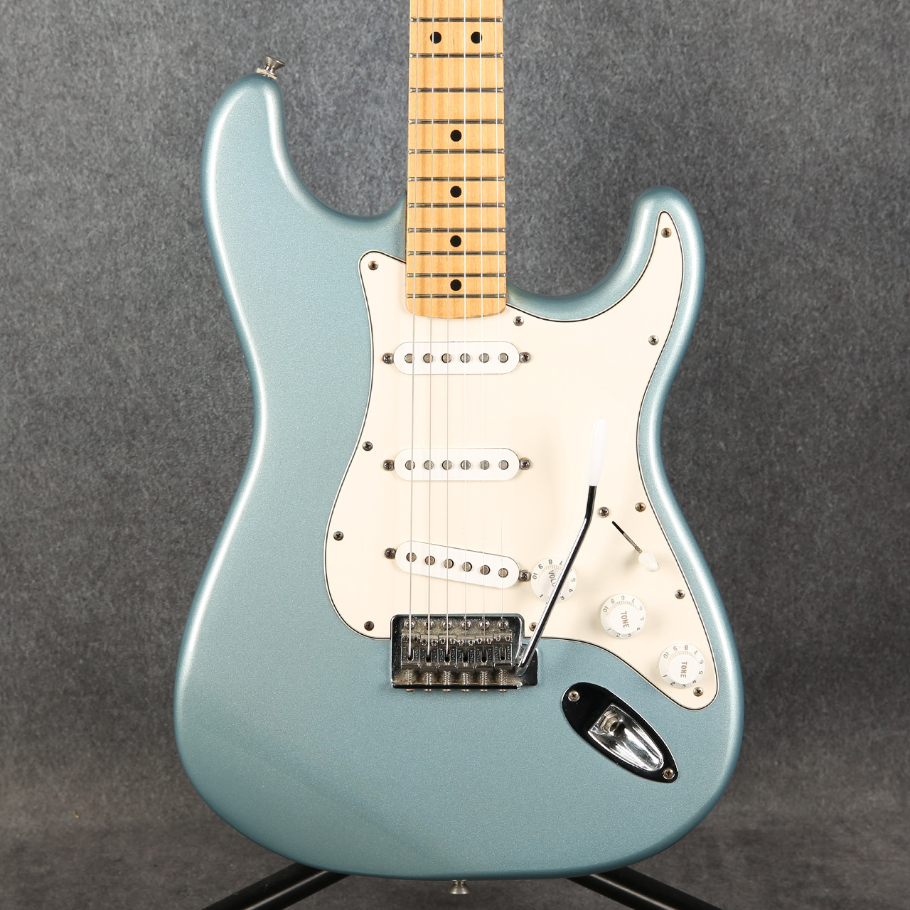 Fender Mexican Standard Stratocaster 2005 Blue Agave 2nd Hand | Rich Tone  Music