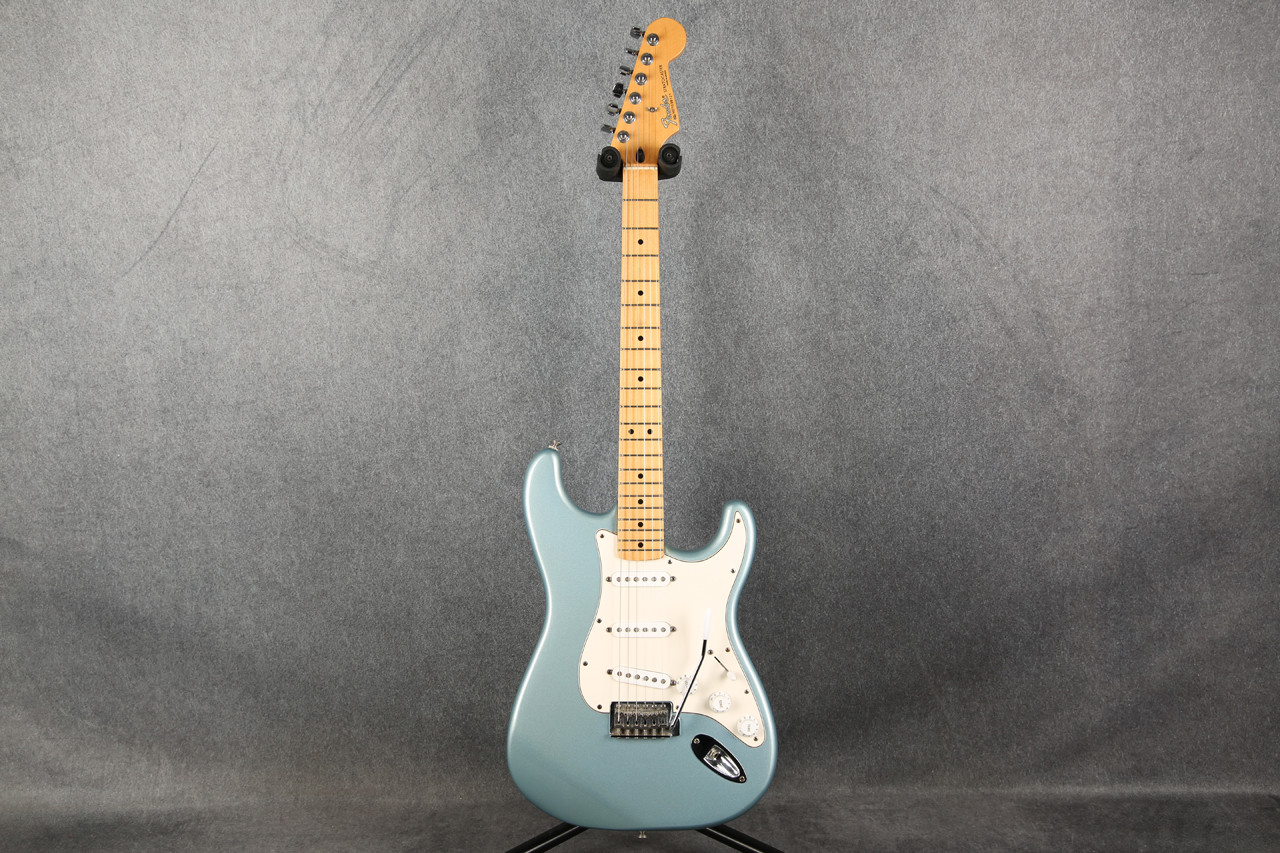 Fender Mexican Standard Stratocaster 2005 Blue Agave 2nd Hand