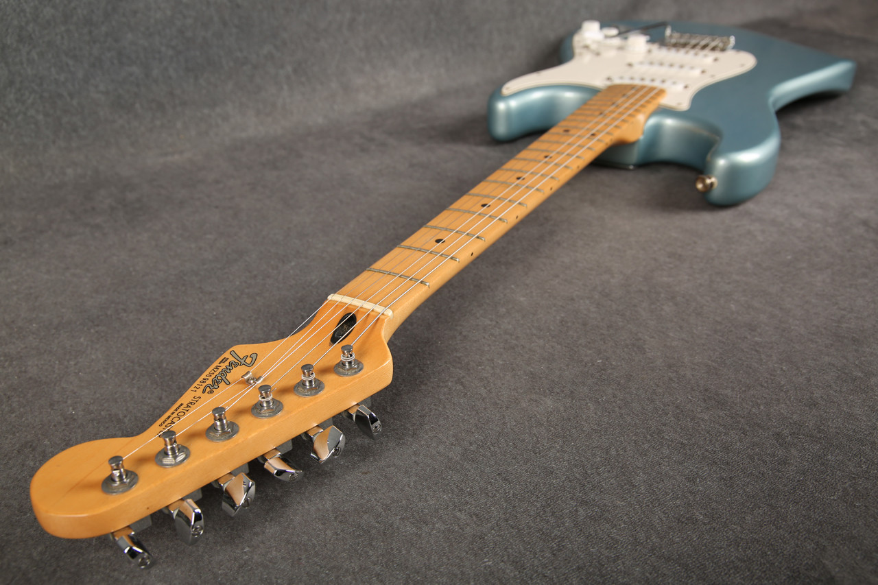 Fender Mexican Standard Stratocaster 2005 Blue Agave 2nd Hand