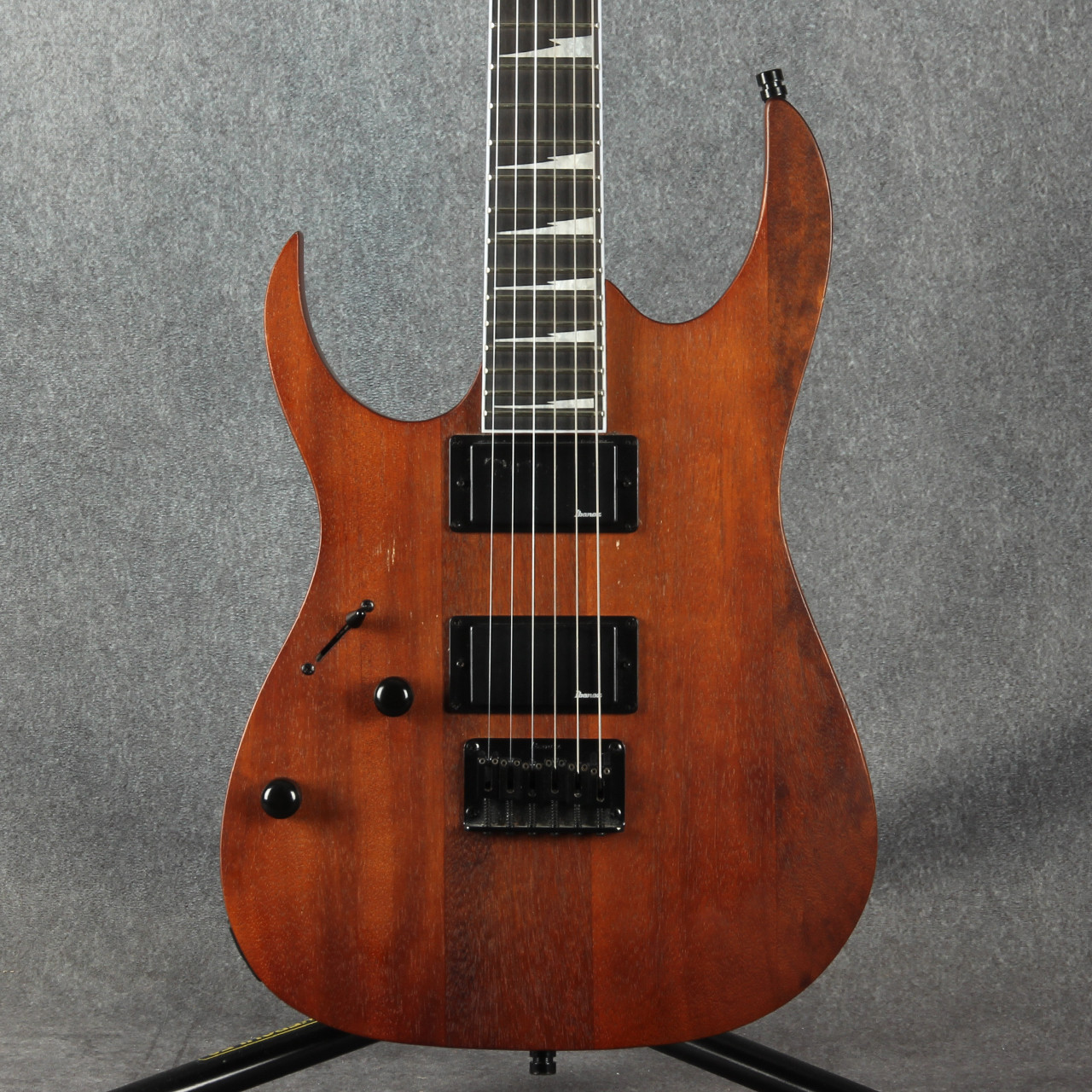 【ほぼ未使用】Ibanez GIO GRG121DXL-WNF レフティ Ibanez GIO GRG121DXL Left Handed Walnut 2nd Hand | Rich Tone Music