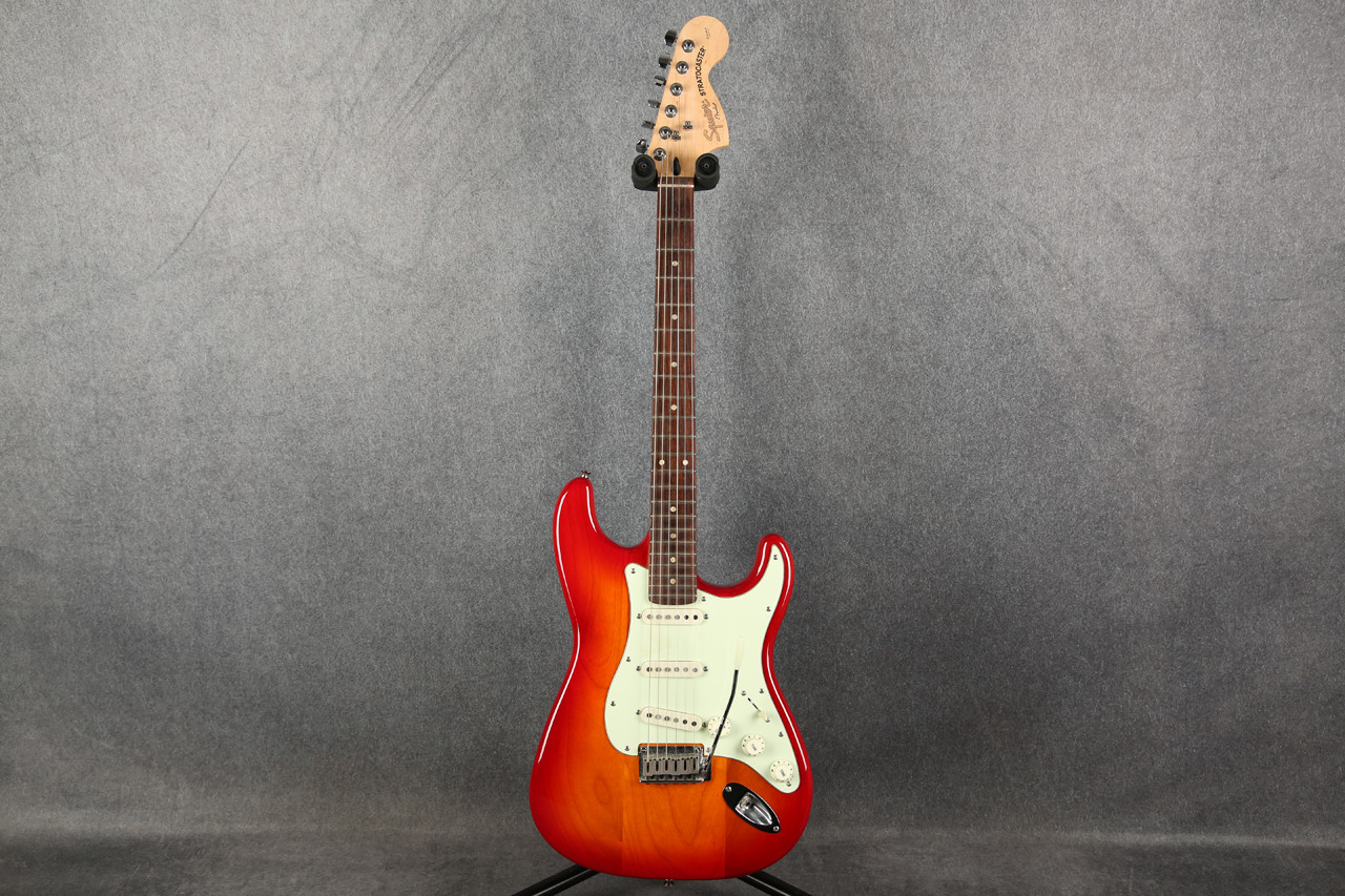 Squier Standard Series Stratocaster Cherry Sunburst 2nd Hand