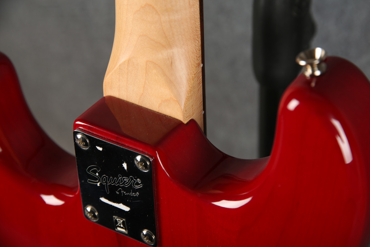 Squier Standard Series Stratocaster Cherry Sunburst 2nd Hand