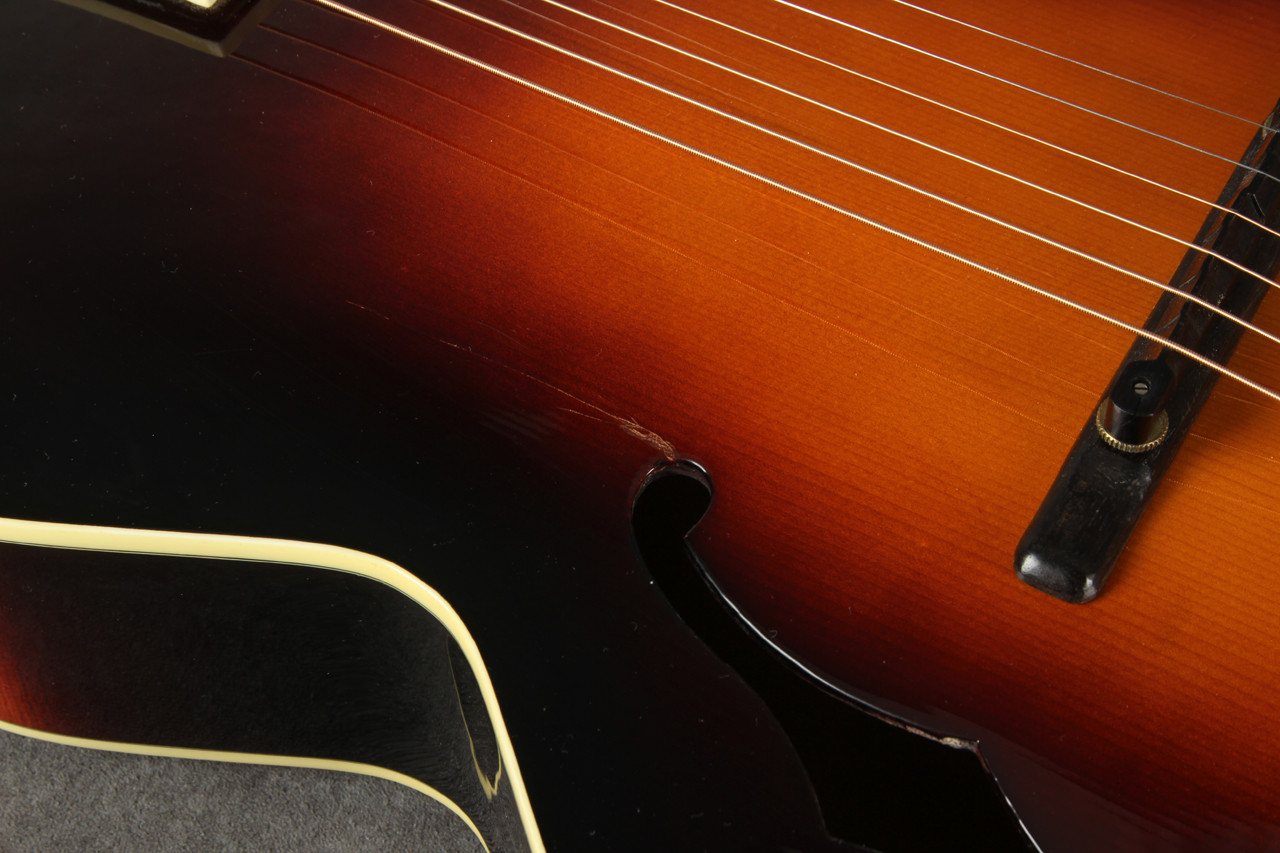 The Loar LH-700 Vintage Sunburst 2nd Hand | Rich Tone Music