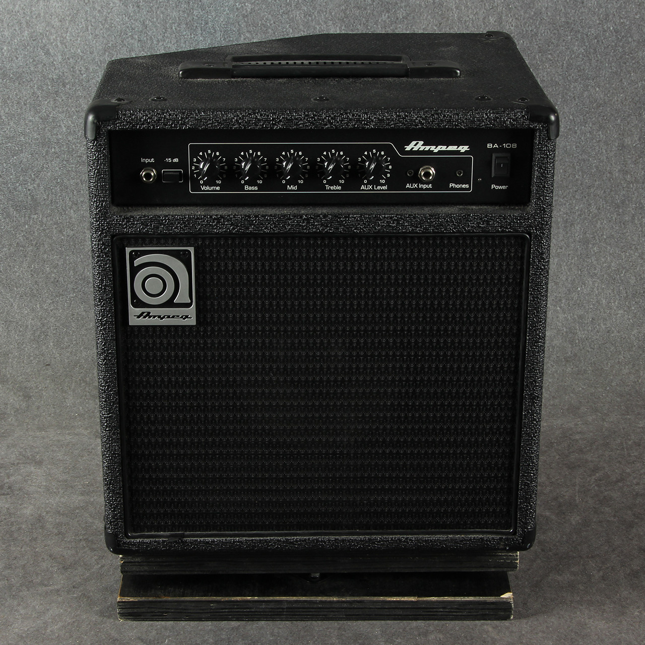 BA-108 v2 - Ampeg BA-108 v2 - Audiofanzine