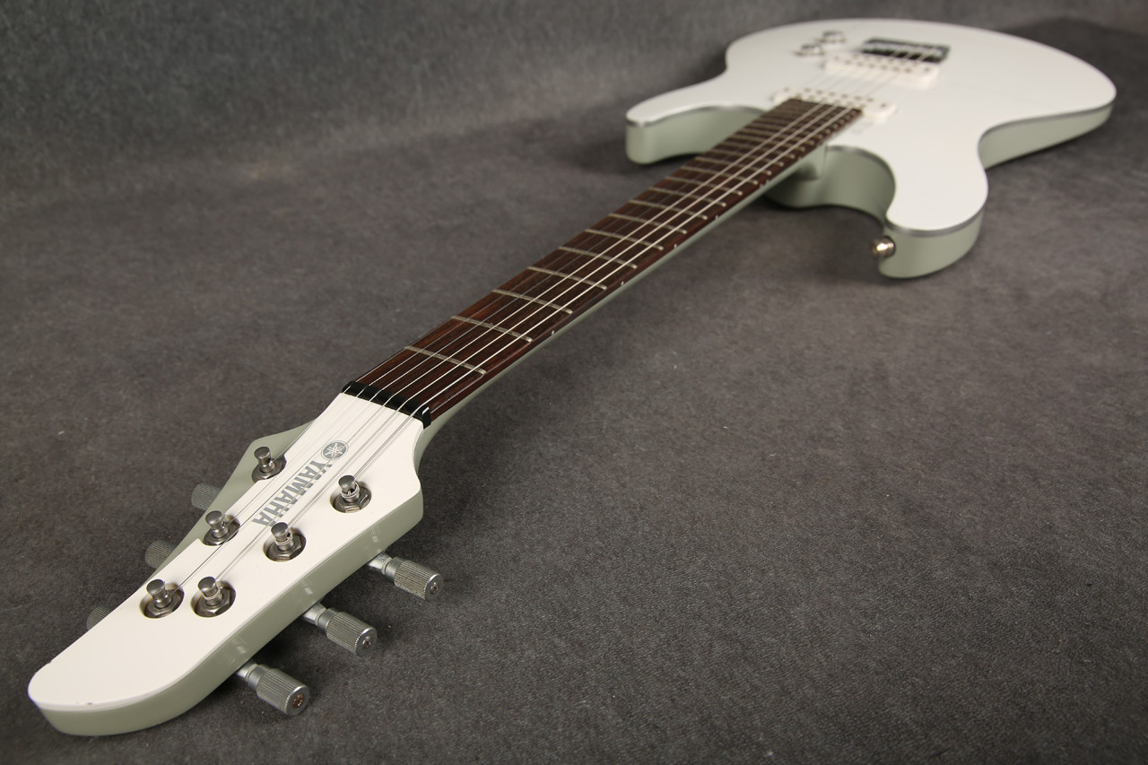 Yamaha RGX A2 White 2nd Hand | Rich Tone Music