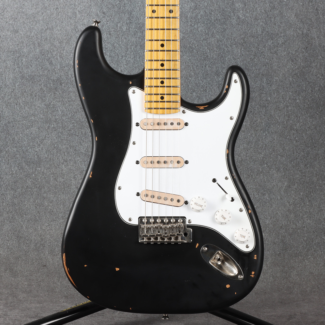 Vintage Guitars Icon Series V6 Relic Boulevard Black 2nd Hand
