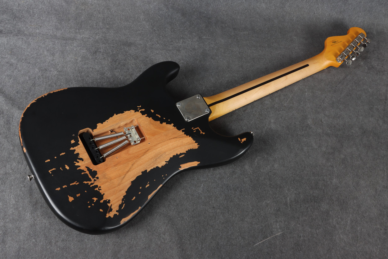 Vintage Guitars Icon Series V6 Relic Boulevard Black 2nd Hand