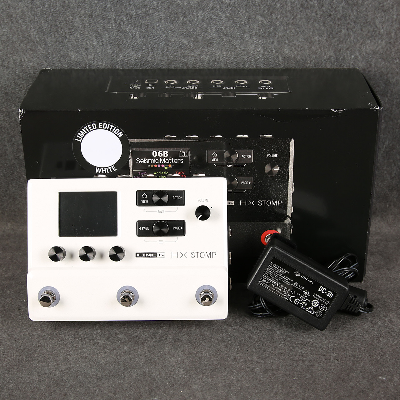 【状態良・付属品完備・おまけ付き】LINE 6 HX Stomp Line 6 HX Stomp LTD Edition Multi Effects Processor White 2nd Hand