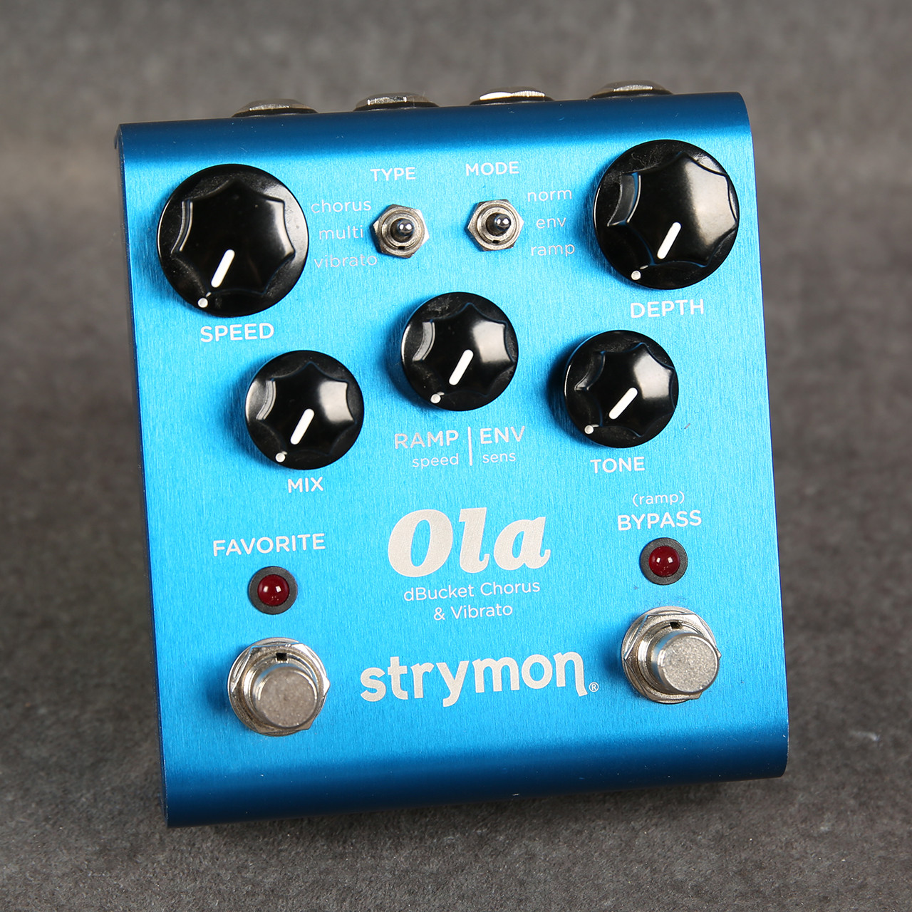 Strymon Ola 美品 Amazon.com: Strymon Ola dBucket Chorus and Vibrato Guitar