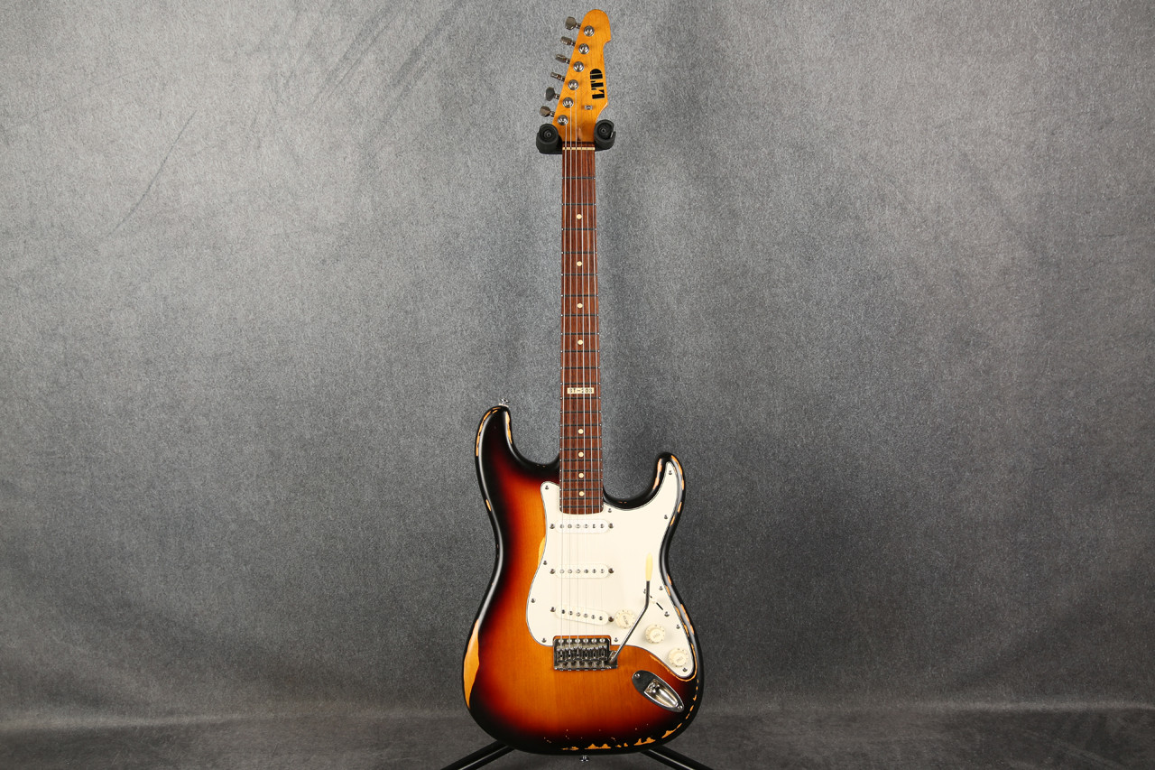 LTD ST-203 ストラトキャスター ESPペグ搭載 ESP LTD ST-203 Distressed 3-Tone Sunburst 2nd Hand | Rich Tone Music