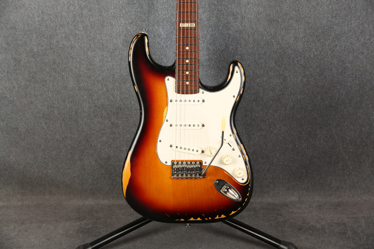 ESP LTD ST-203 Distressed 3-Tone Sunburst 2nd Hand | Rich Tone Music