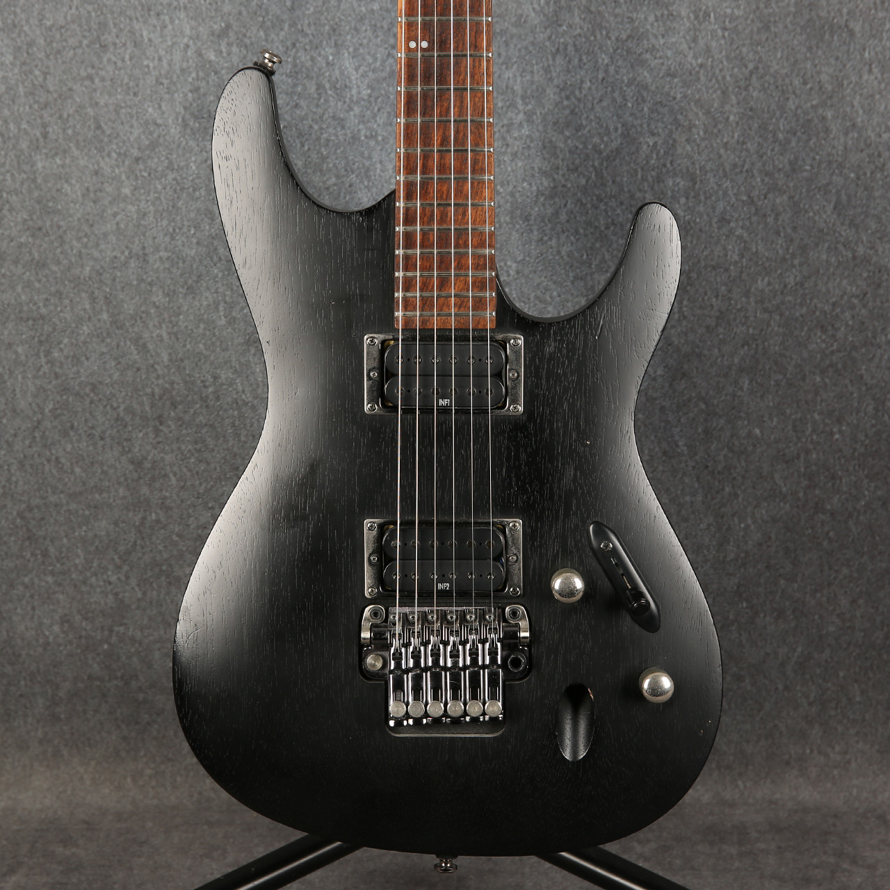 Ibanez S320-WK Weathered Black 2nd Hand | Rich Tone Music