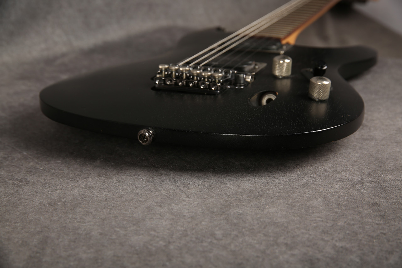 Ibanez S320-WK Weathered Black 2nd Hand | Rich Tone Music