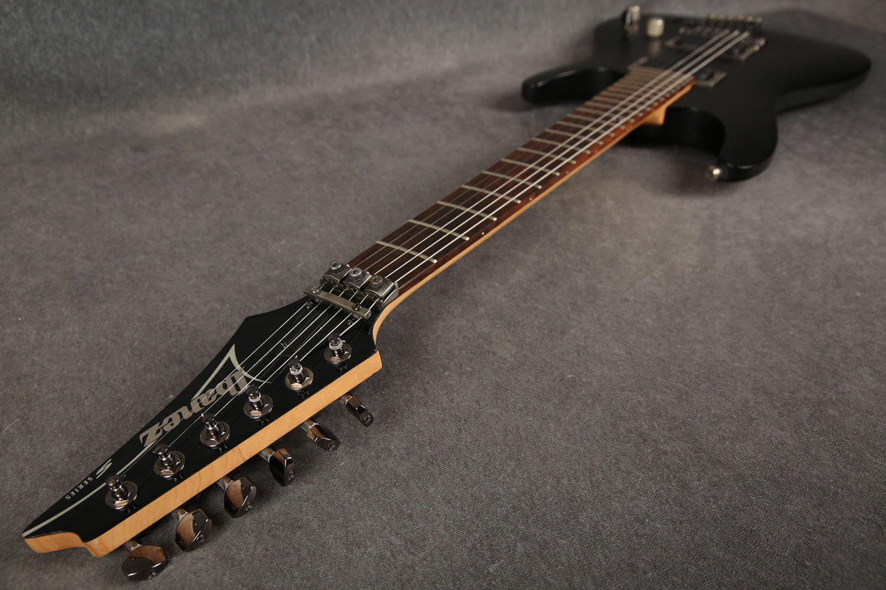 Ibanez S320-WK Weathered Black 2nd Hand | Rich Tone Music
