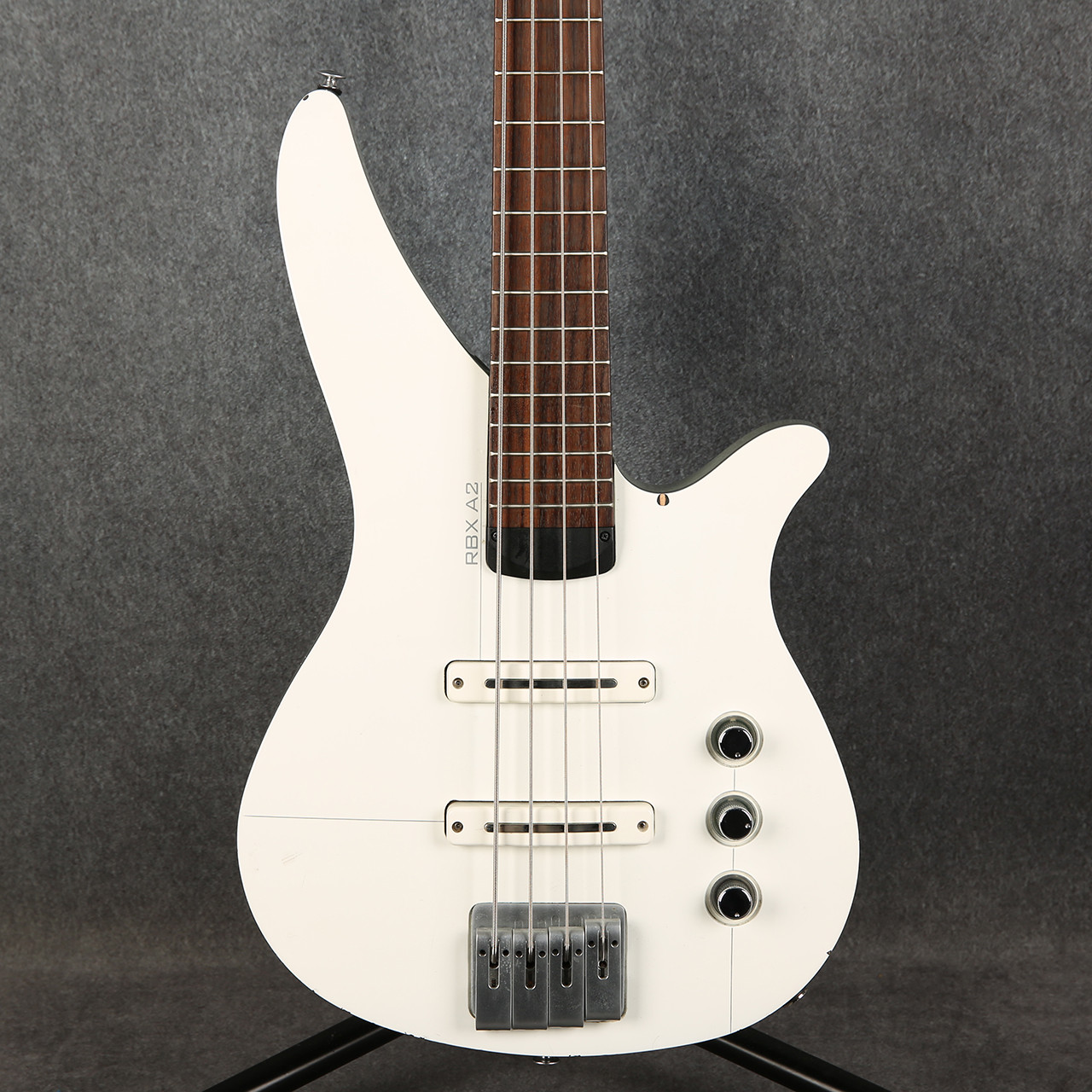 【特価】YAMAHA RBX4 A2 ベース ホワイト/エアクラフト・グレイ YAMAHA RBX4A2（ホワイト/エアクラフト・グレイ） YAMAHA RBX4A2