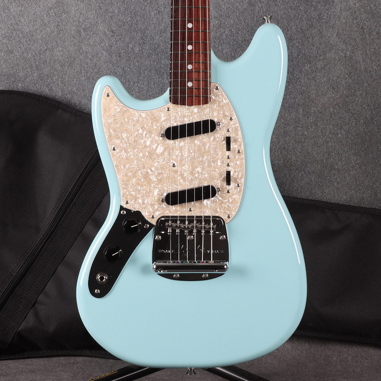 Fender FSR MIJ Traditional II Mustang Left Handed Daphne Blue Ex