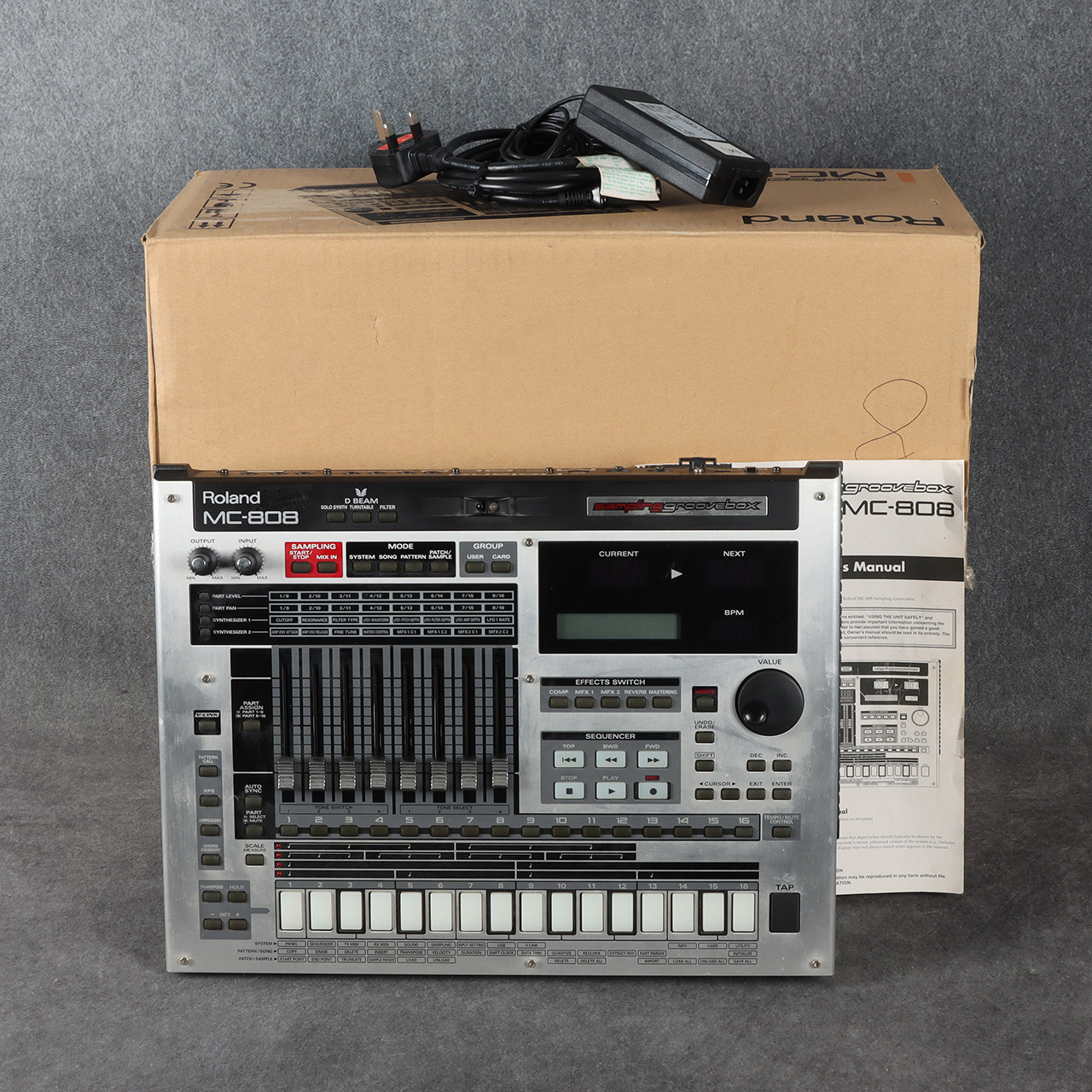 Roland MC-808 Sampling GrooveBox 2nd Hand | Rich Tone Music