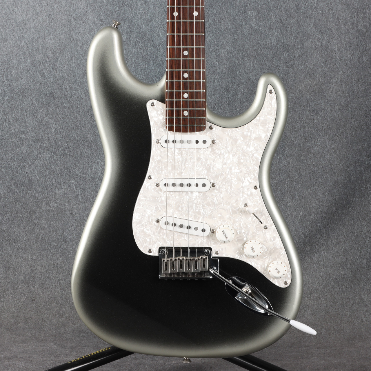 Squier Standard Stratocaster Reverse Silver Burst 2nd Hand | Rich