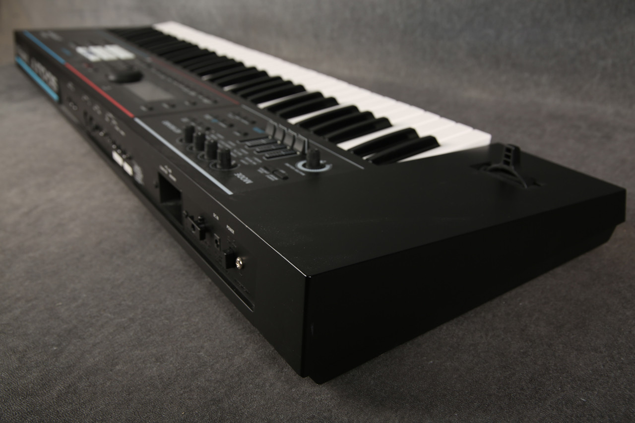Roland Juno-DS61 61 Key Portable Synthesizer 2nd Hand | Rich Tone