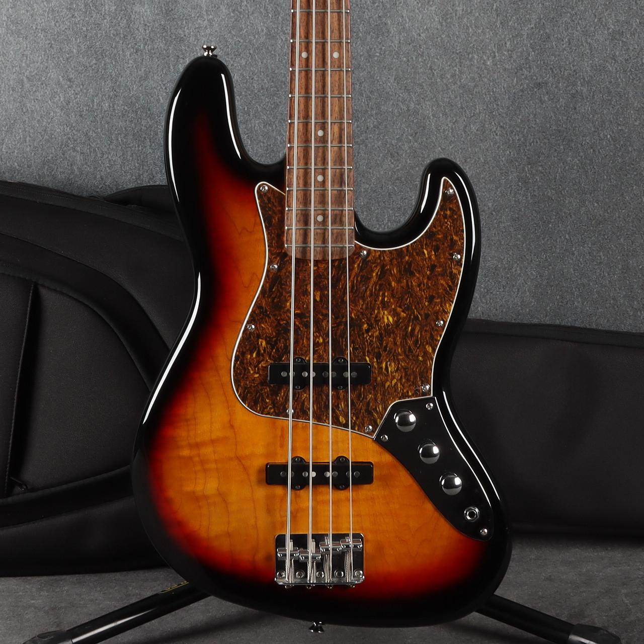 Squier Vintage Modified Jazz Bass 3-Tone Sunburst 2nd Hand | Rich