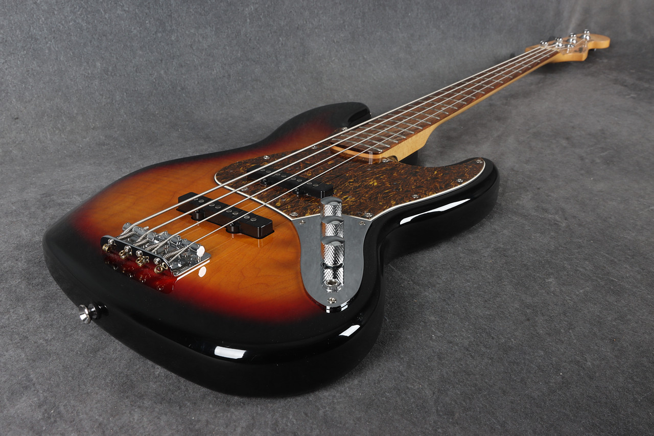 Squier Vintage Modified Jazz Bass 3-Tone Sunburst 2nd Hand | Rich