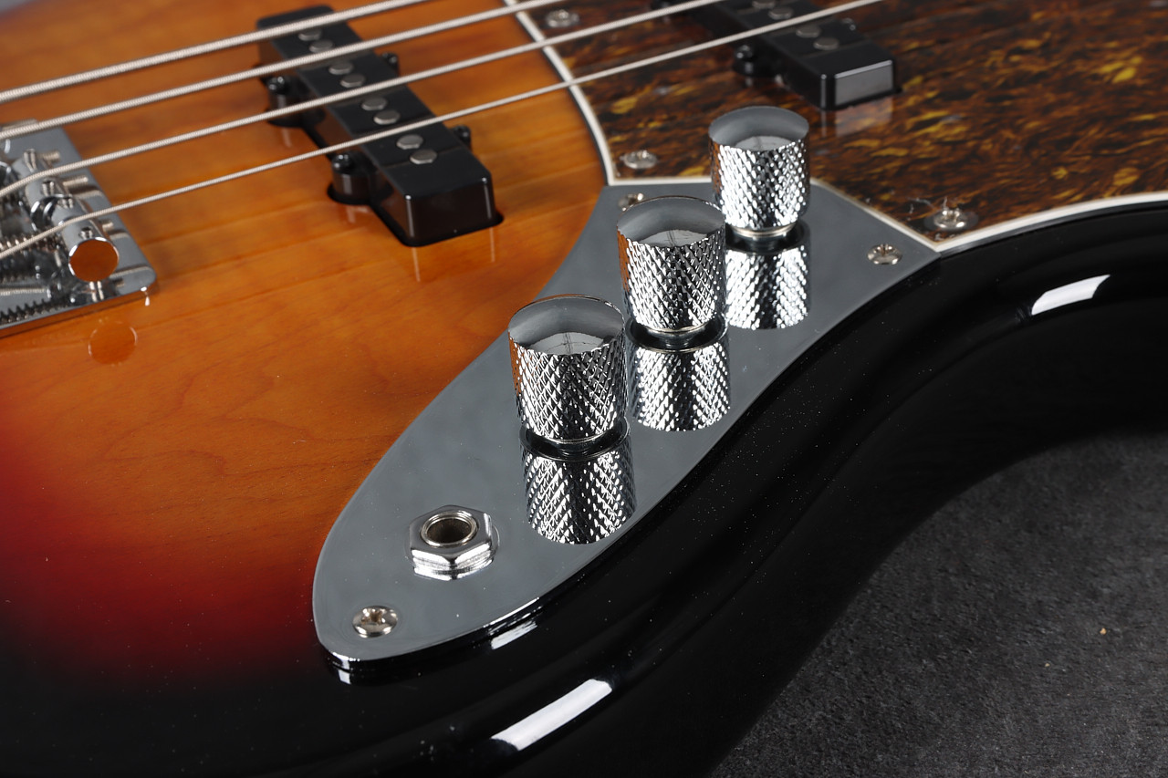 Squier Vintage Modified Jazz Bass 3-Tone Sunburst 2nd Hand | Rich