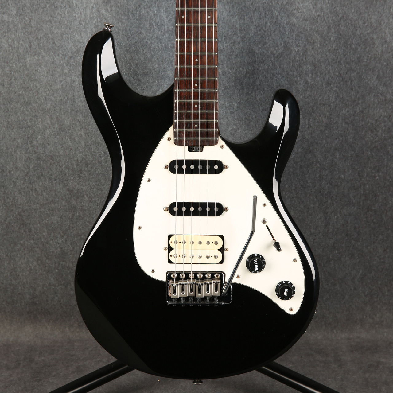 OLP by Music Man Silhouette MM4 Black 2nd Hand | Rich Tone Music