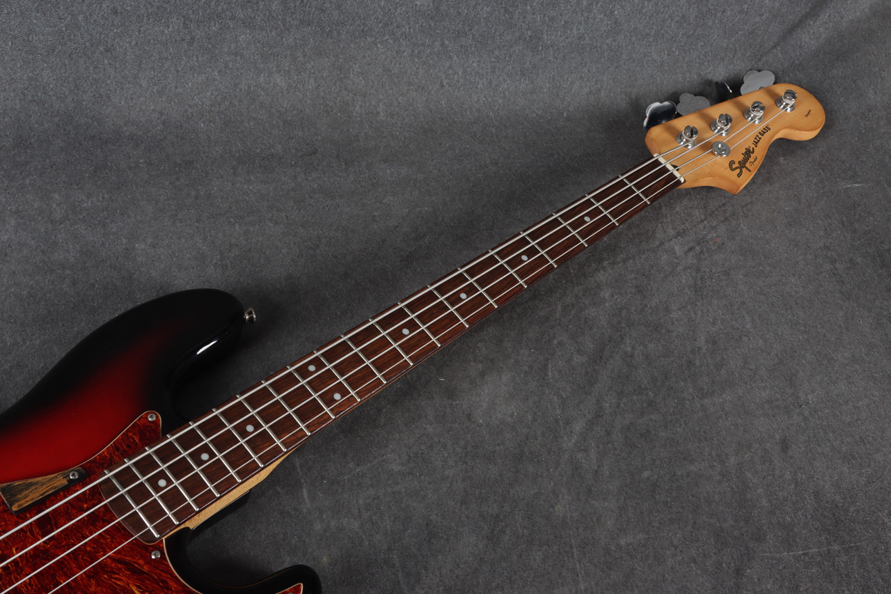 Squier Standard Jazz Bass 2 Tone Red Burst 2nd Hand | Rich Tone Music