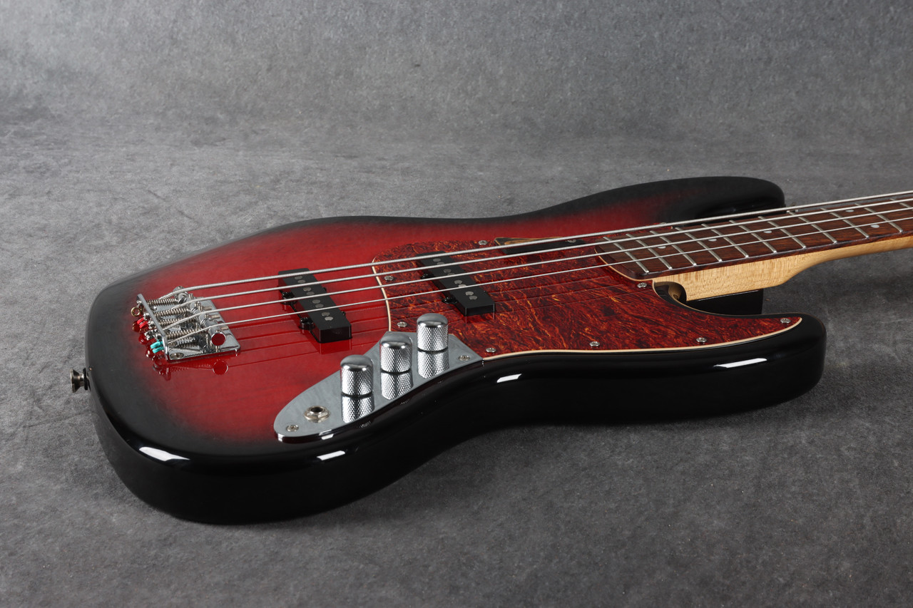 Squier Standard Jazz Bass 2 Tone Red Burst 2nd Hand | Rich Tone Music