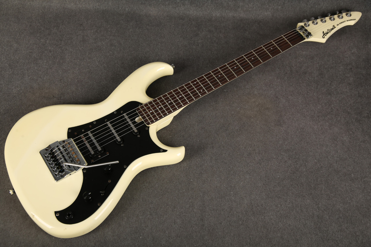 Aria Pro II RS Knight Warrior White 2nd Hand | Rich Tone Music