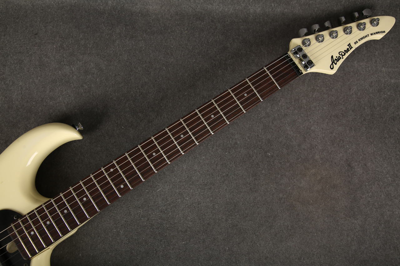 Aria Pro II RS Knight Warrior White 2nd Hand | Rich Tone Music