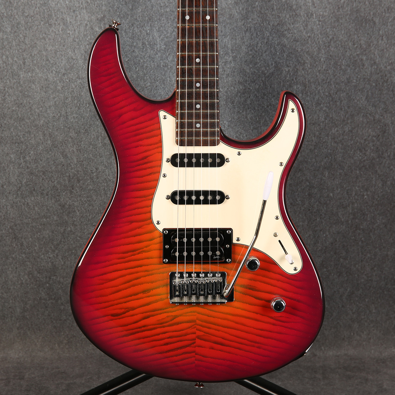 Yamaha Pacifica 112V Custom Purple Burst 2nd Hand | Rich Tone Music