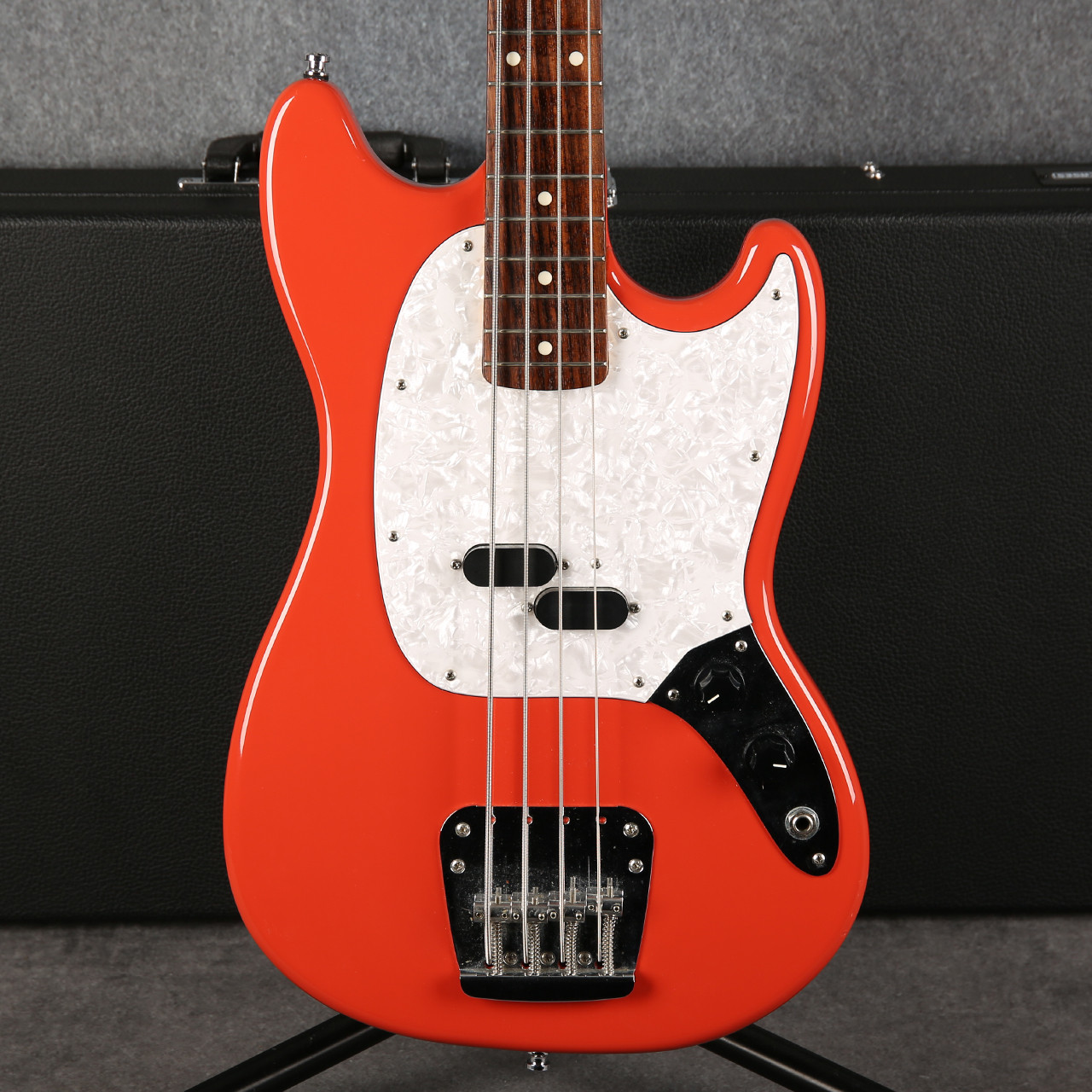 Fender Mustang Bass Made in Japan Fiesta Red 2nd Hand | Rich Tone