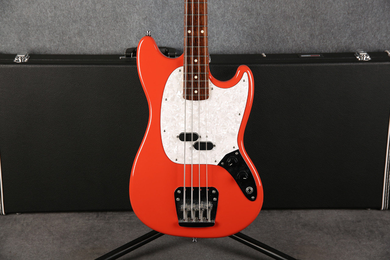Fender Mustang Bass Made in Japan Fiesta Red 2nd Hand | Rich Tone