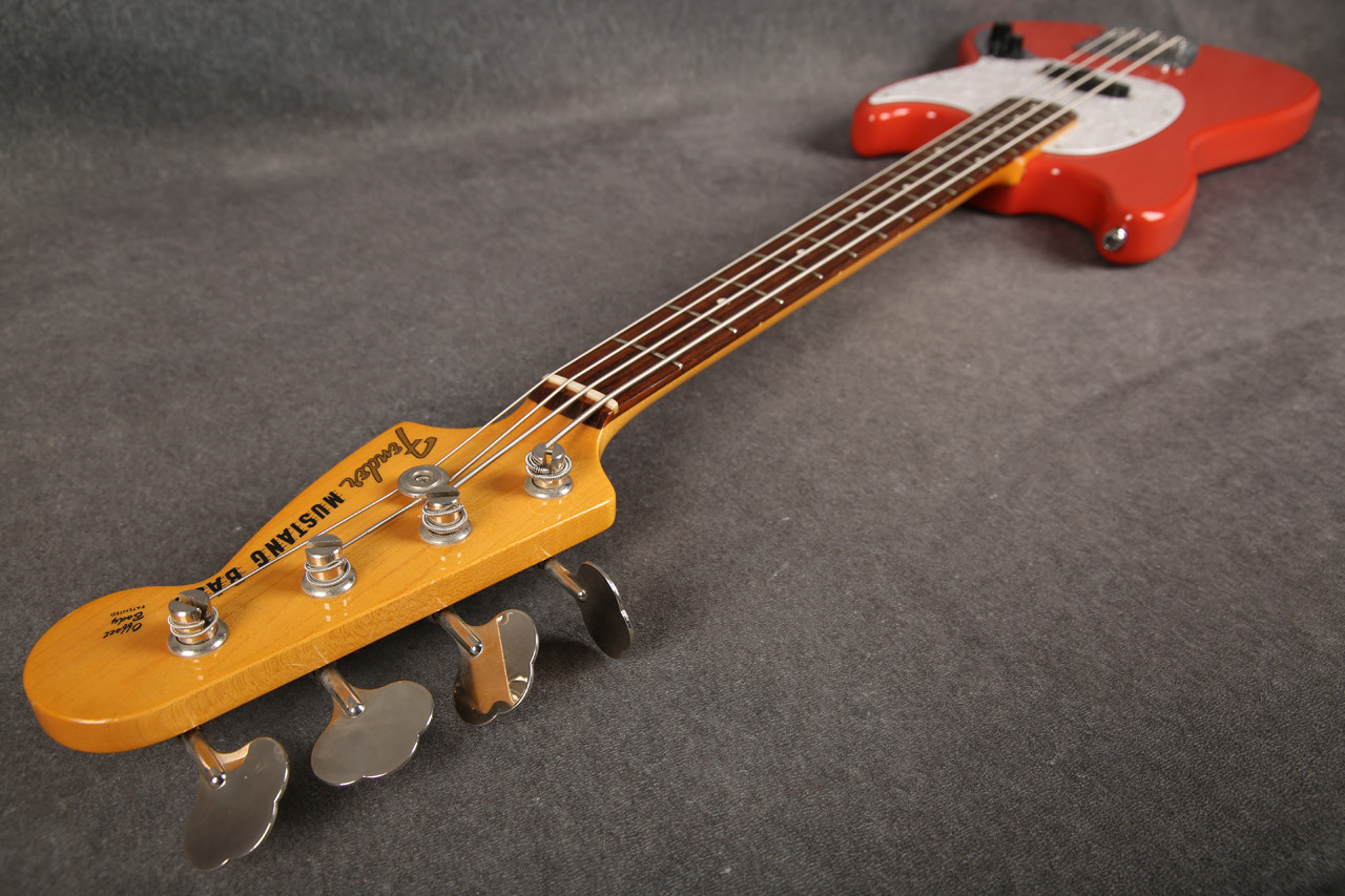 Fender Mustang Bass Made in Japan Fiesta Red 2nd Hand | Rich Tone